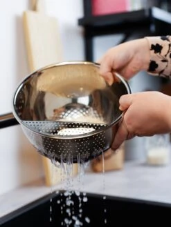 Reishunger Rijstzeef Uit Roestvrij Staal - Vergiet Voor Het Wassen Van Rijst En Groenten - Met Anti-slip Siliconen Bodem -Merkloos Winkel 900x1200 58