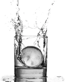 Perfecte Mega Ijsballen Set Van 4 Stuks By ATV PERFECTUM - Ø 6 Cm Groot- Ijsblokjesvorm Met Deksel - Ijsblokjesvorm Groot En Rond - Ijsblokjesvorm Silicone - Ijsblokvormen Met Deksel -Merkloos Winkel 946x1200 3