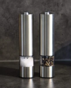 Allkinds Peper En Zoutmolen Set Elektrisch - Praktisch En Stijlvol - Doseringsfunctie - RVS - 70 Ml Inhoud 13 Allkinds Peper En Zoutmolen Set Elektrisch - Praktisch En Stijlvol - Doseringsfunctie - RVS - 70 Ml Inhoud -Merkloos Winkel 959x1200 5